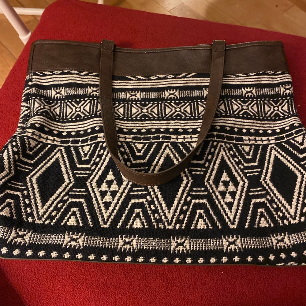 Thirty-One Jewell Black and White Knit Bag